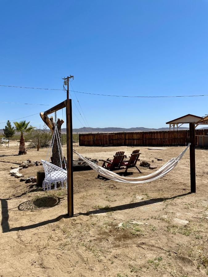 Twin Palms Desert Getaway - Jacuzzi, Fire Pit, Meditation Room & More Joshua Tree Luaran gambar