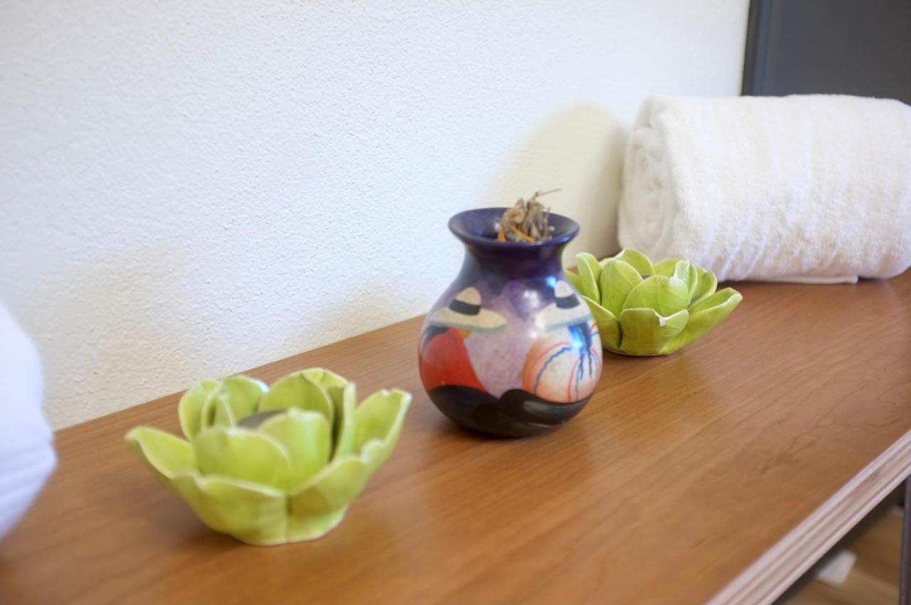 Twin Palms Desert Getaway - Jacuzzi, Fire Pit, Meditation Room & More Joshua Tree Luaran gambar