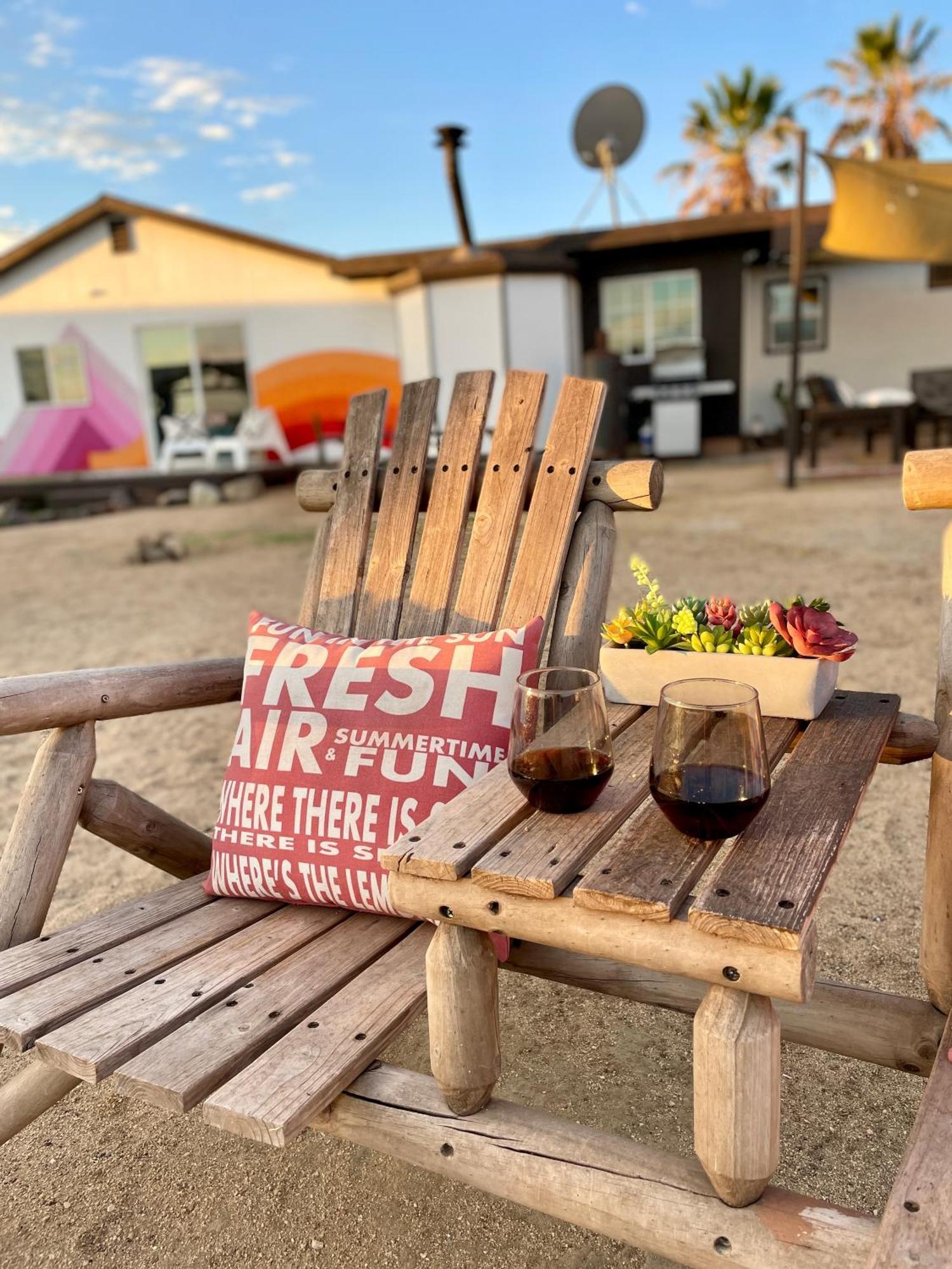 Twin Palms Desert Getaway - Jacuzzi, Fire Pit, Meditation Room & More Joshua Tree Luaran gambar